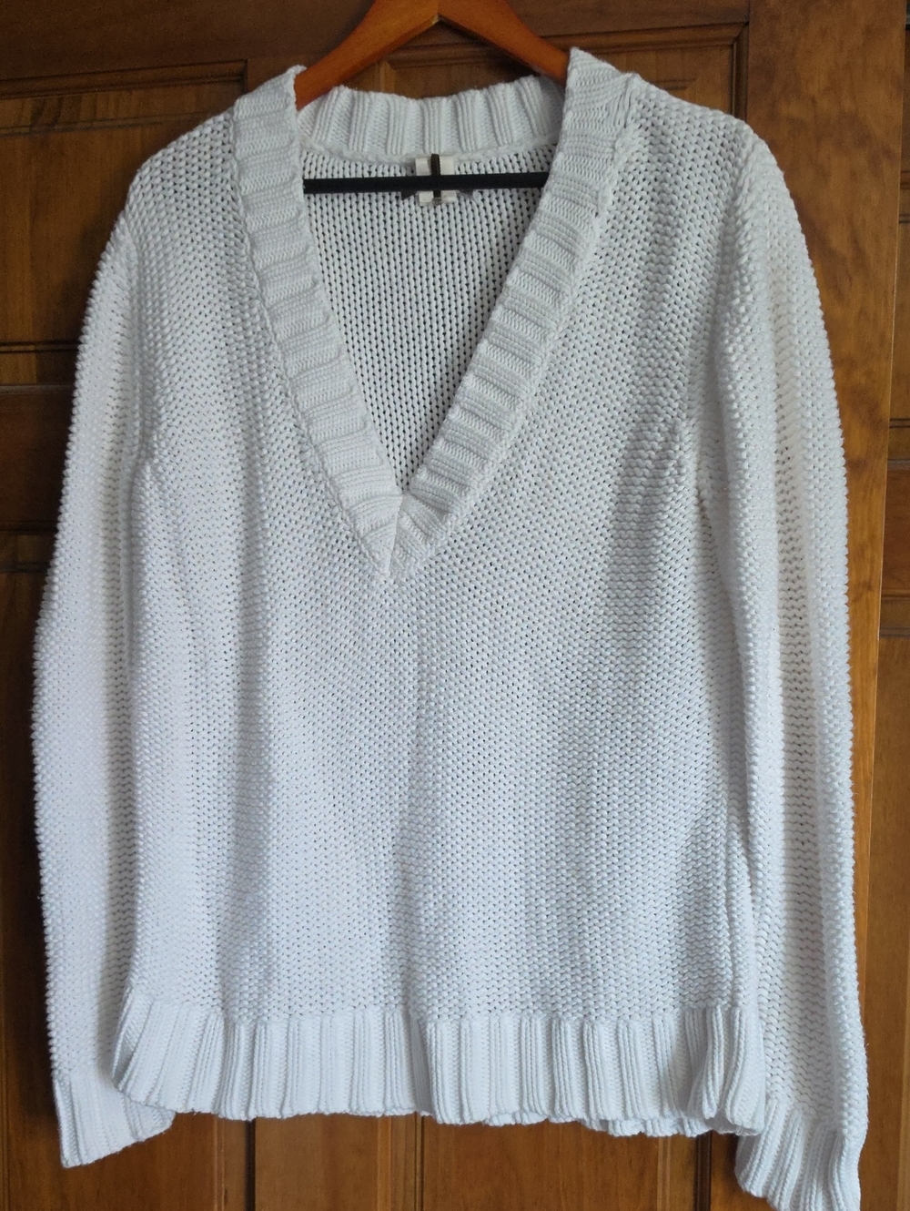 Tommy Bahama White V-Neck Knit Sweater